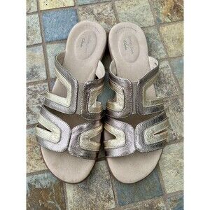 Clarks Collection Ada Lilah Flat Sandals Women's Size 10 M Silver Gold